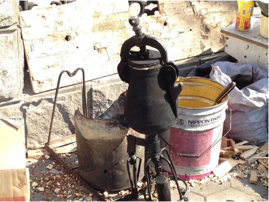 小时候崩爆米花的情景,以前崩爆米花