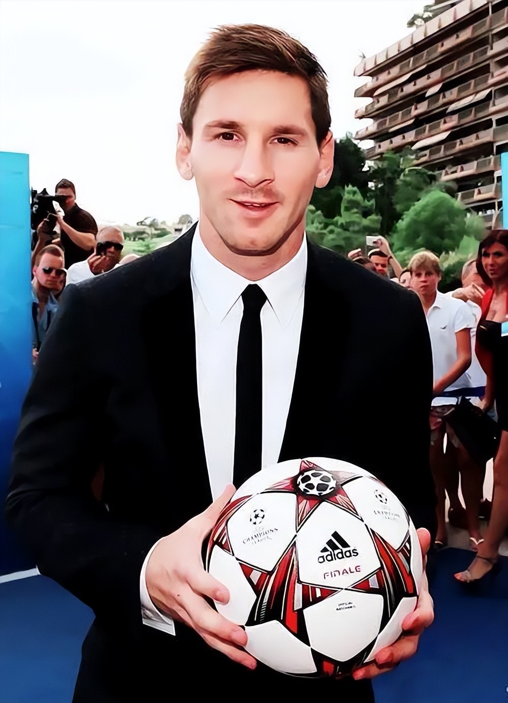 梅西刷新记录,梅西刷新历史荣膺2023年金球奖