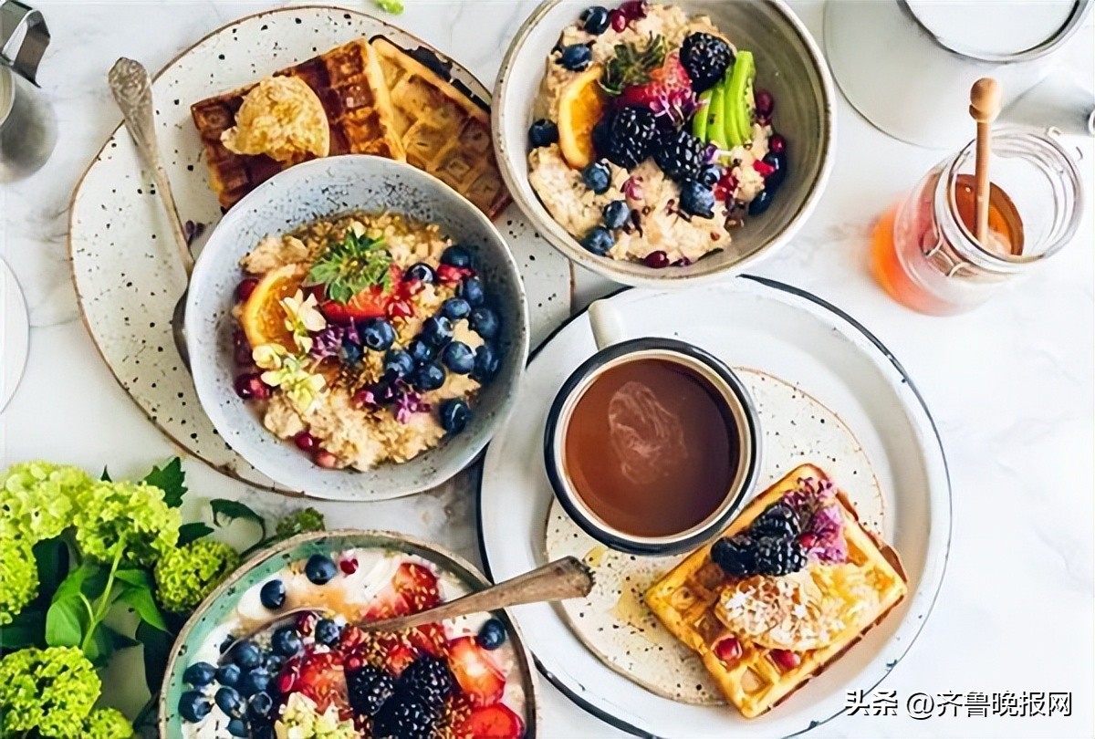 蜂蜜水的正确喝法和时间,蜂蜜水的正确喝法及最佳时间温度