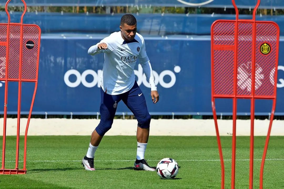 每个人都要传递正能量,每个人都在吸收能量与释放能量