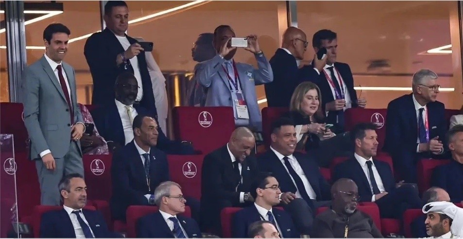 卡卡罗纳尔多世界杯,罗纳尔多世界杯捧杯