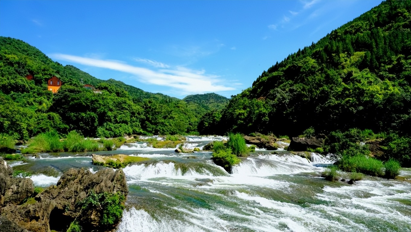 黄果树瀑布漫天扑面而来的水雾,黄果树瀑布4天旅游攻略
