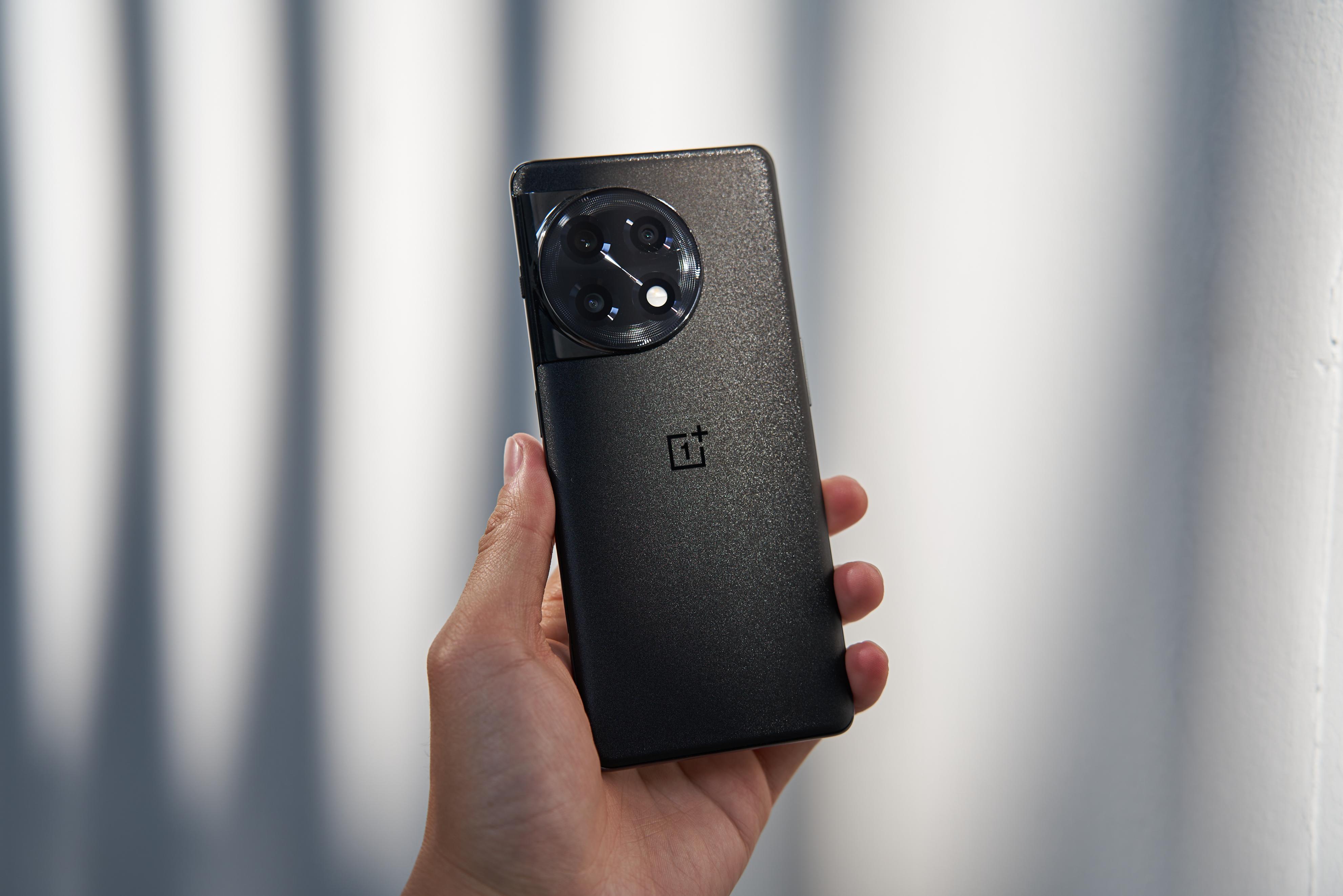 1000-2500价位手机怎么选?OPPO这两款很具性价比,都有超大内存