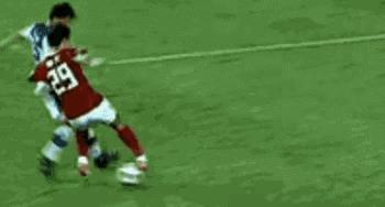 还记得当年球场为你出头的兄弟吗,还记得曾经采访翻车的足球记者吗