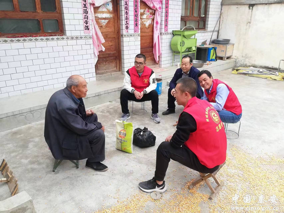 九九重阳节浓浓敬老情的照片,重阳节主题感恩重阳浓浓敬老情