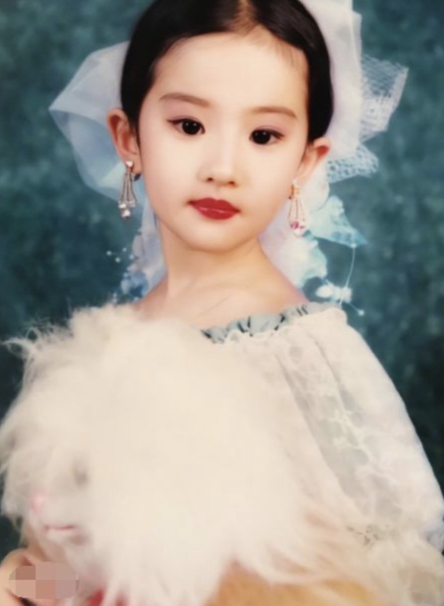 刘亦菲之母刘晓莉照片,刘亦菲与妈妈刘晓莉的同框照