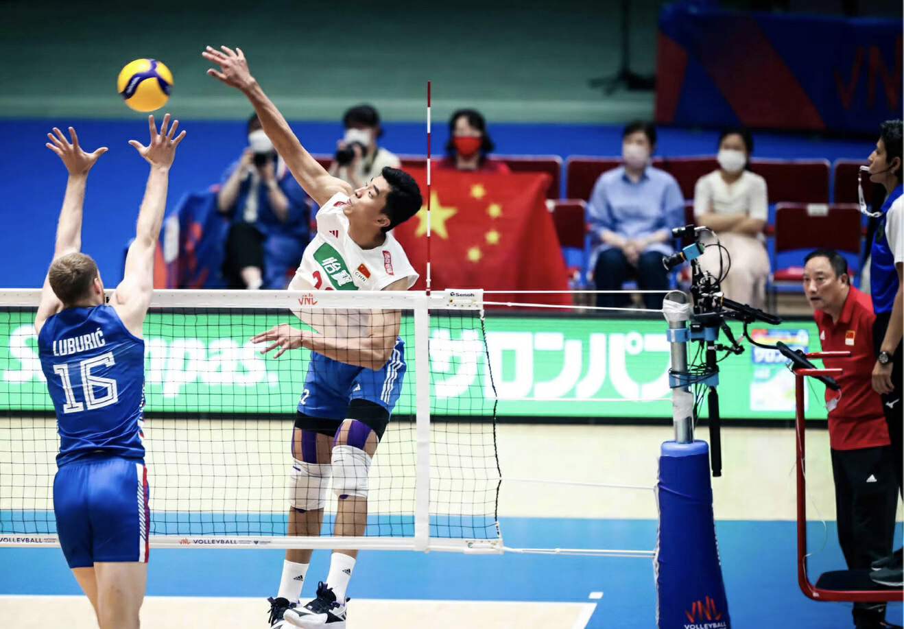 中国足球队对伊朗战绩比分,亚洲杯中国队对伊朗队比赛时刻