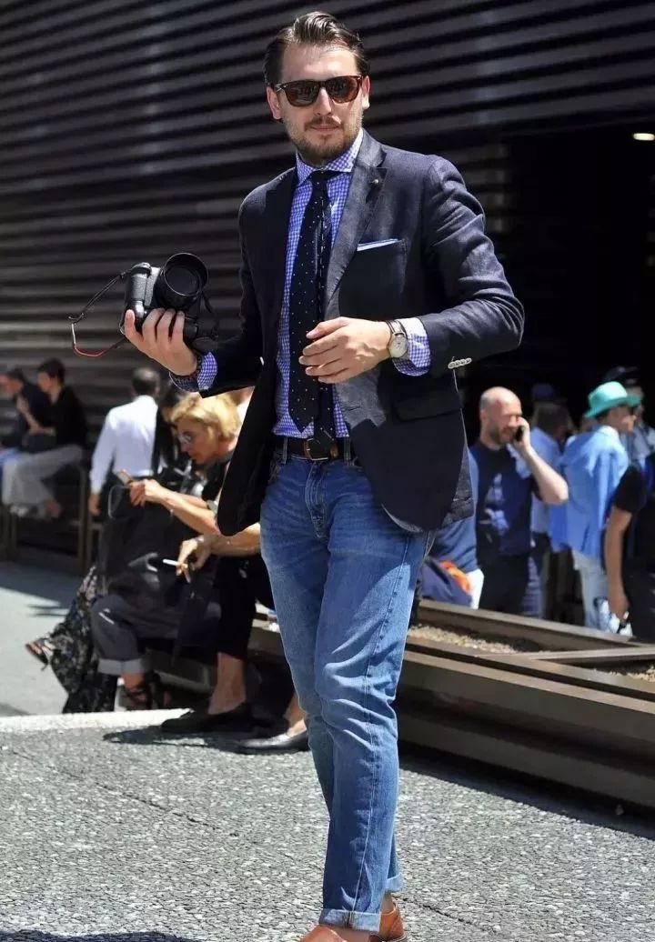 男士西装配牛仔裤穿搭图片,西装配牛仔裤穿什么鞋才搭