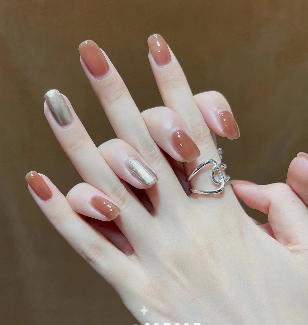 超级好看的三款美甲教程来啦,五彩美甲如何涂出高级感