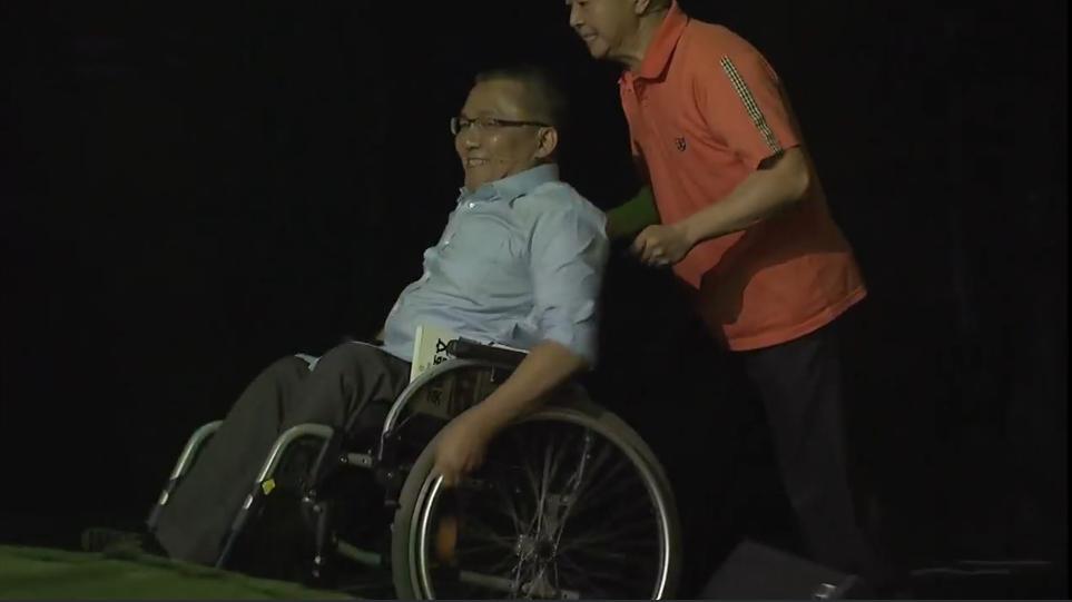 14年，河北残疾小伙替脑瘫二哥苦寻恩师43年：老师，我好想你！