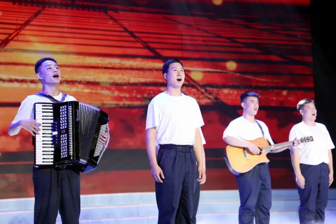 奋进新征程海化*党**旗红——山东海化集团举行庆祝中国*产党共**成立102周年职工文艺演出