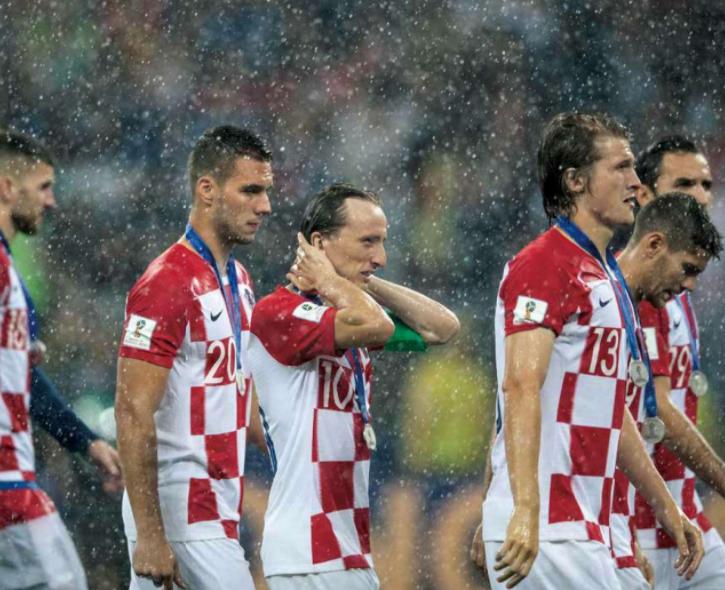 打破梅罗10年统治真的假的,打破梅罗垄断第一人