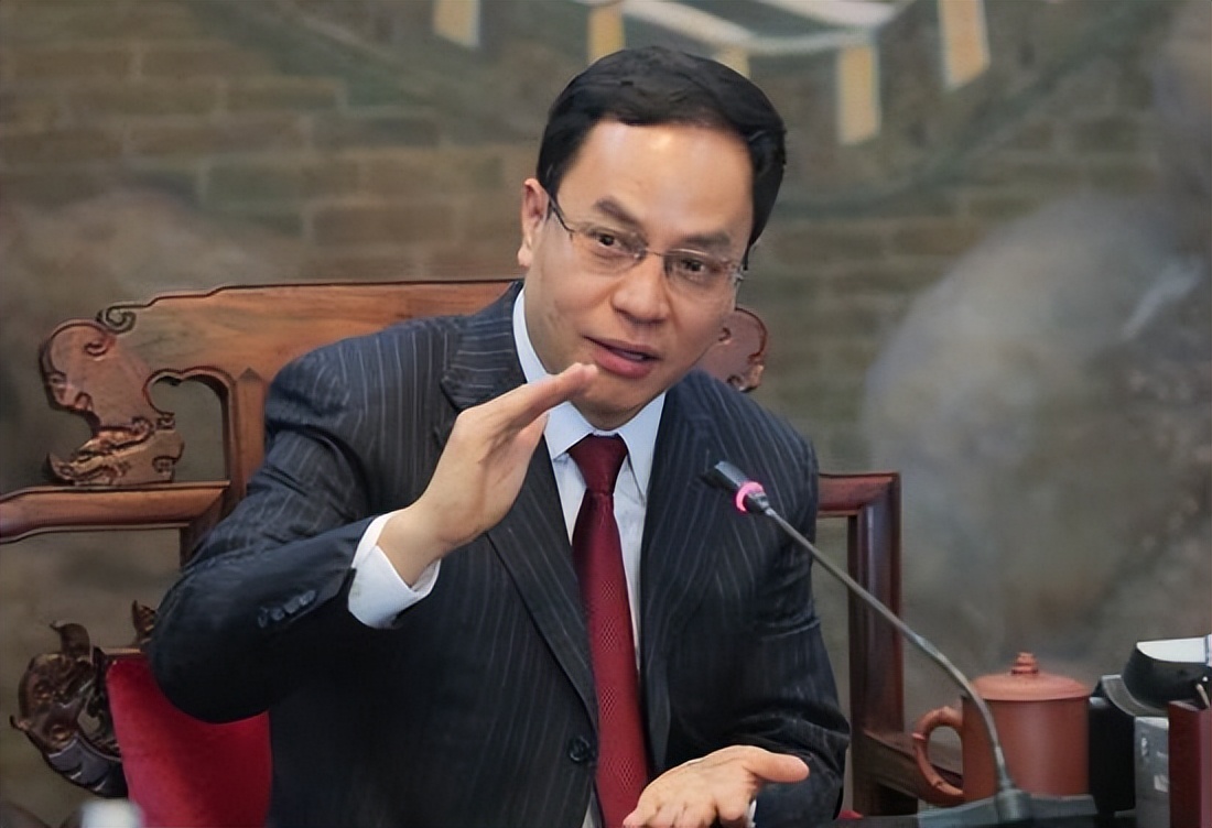 名校学霸毕业4000月薪,清华学霸拿到5亿融资