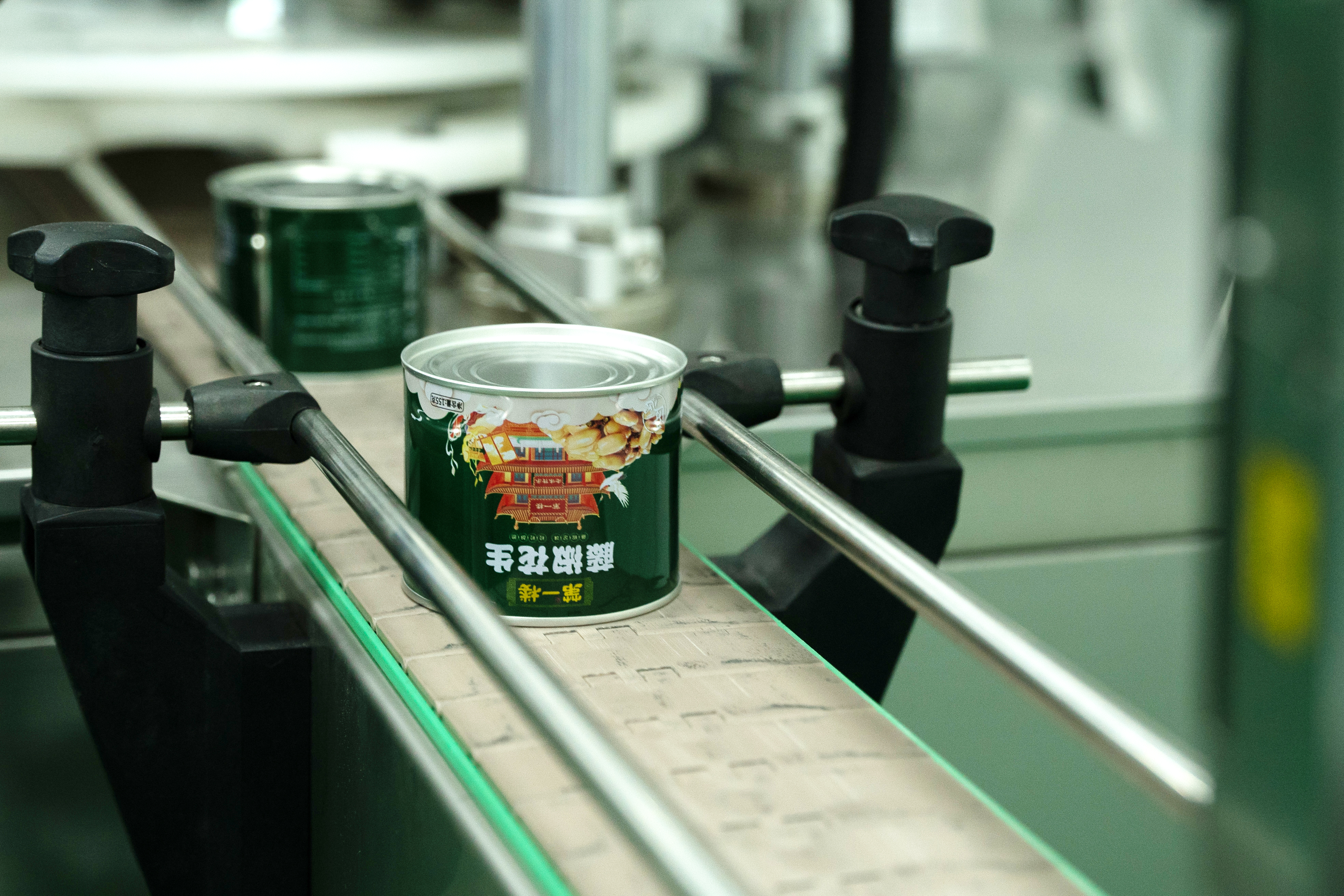 藤椒花生“交个朋友”——三毛集团产品老罗直播间开卖