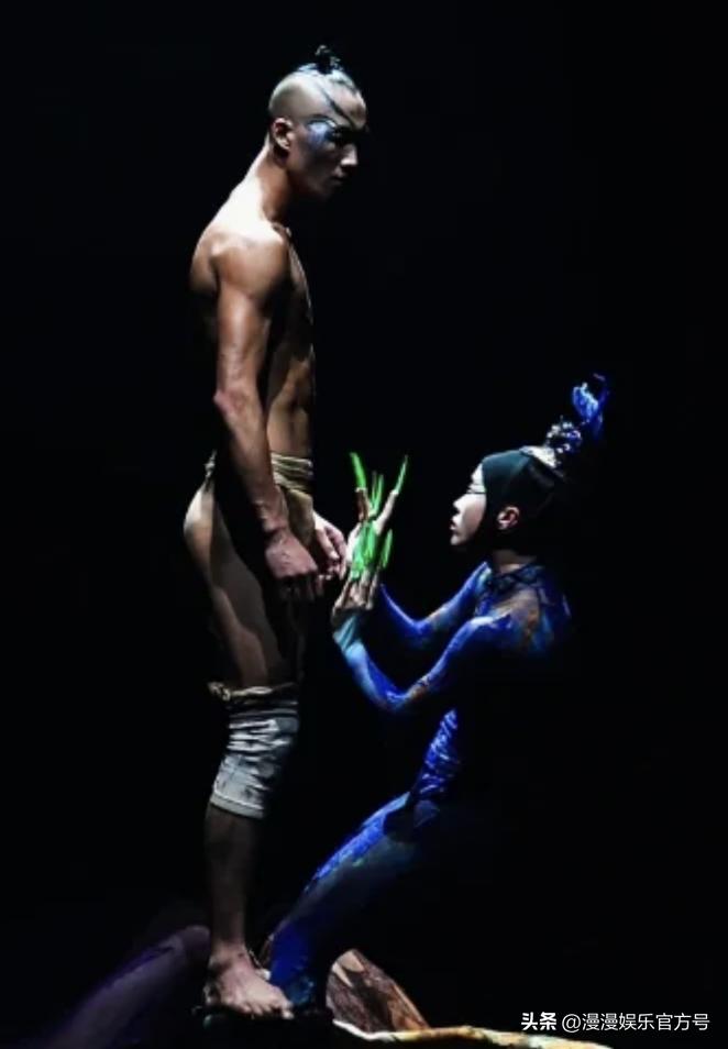 丁字裤、摸*体下**，杨丽萍把国人难以启齿的文化搬到舞台上！