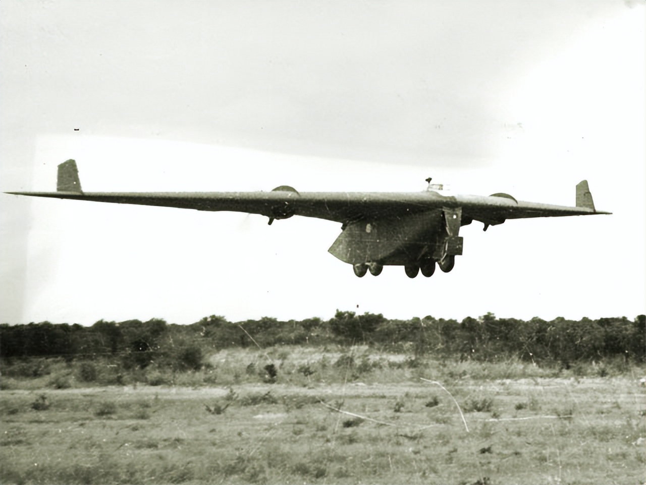 有趣的飞行器18-运水果的科幻大飞翼