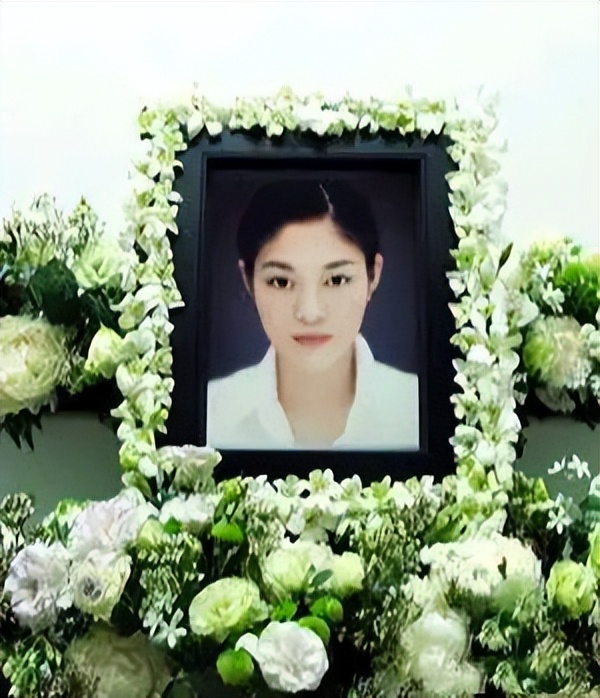 从李富真到蔡天凤，盘点那些选择穷小子的白富美