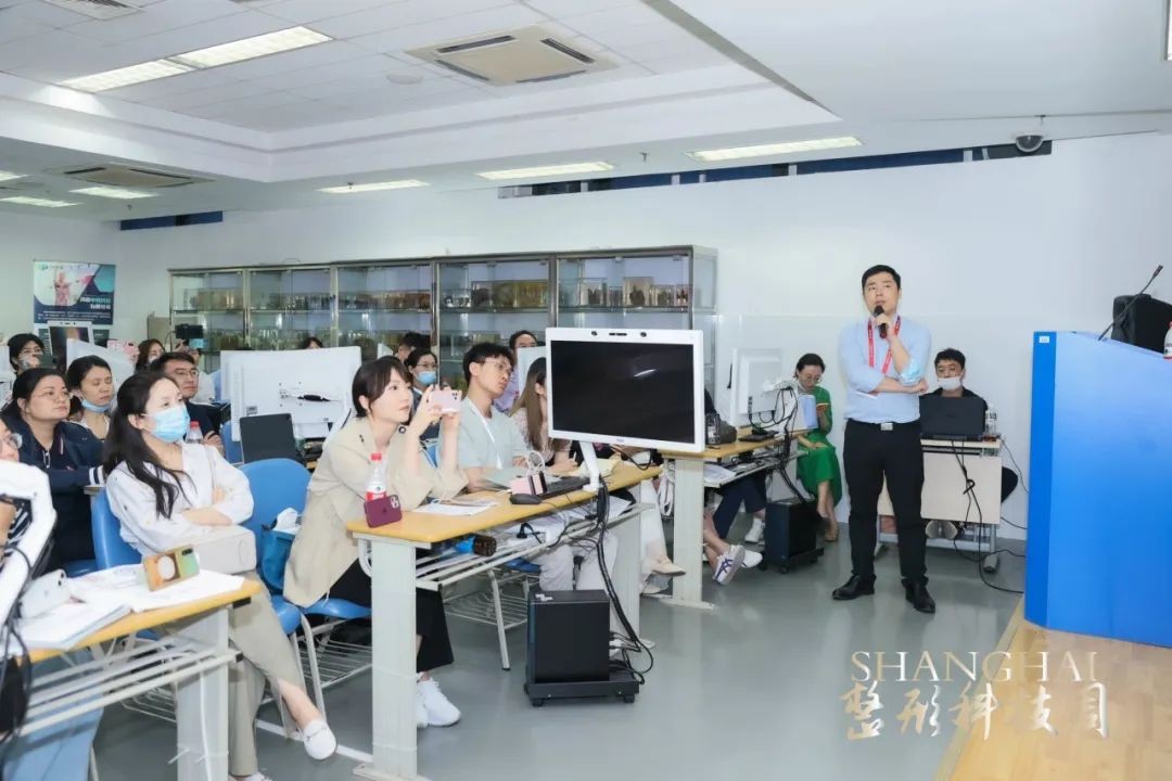 倍感荣幸倍受鼓舞,倍感荣幸备受激励