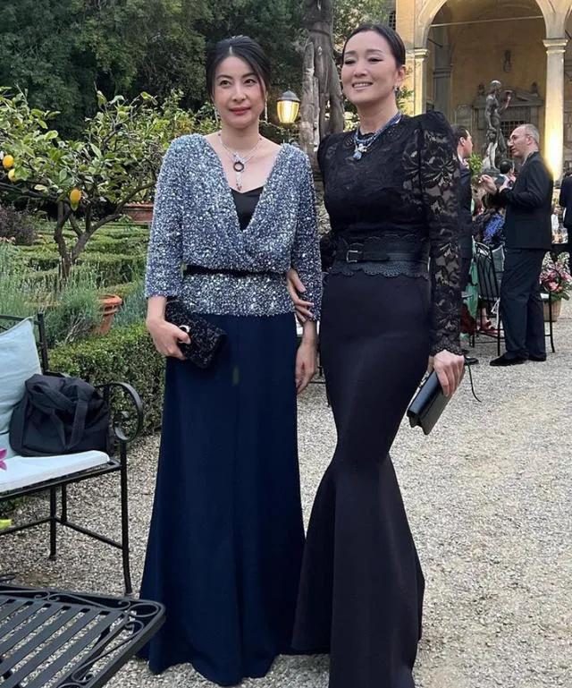 郭晶晶巩俐同框照曝光,郭晶晶与巩俐同框