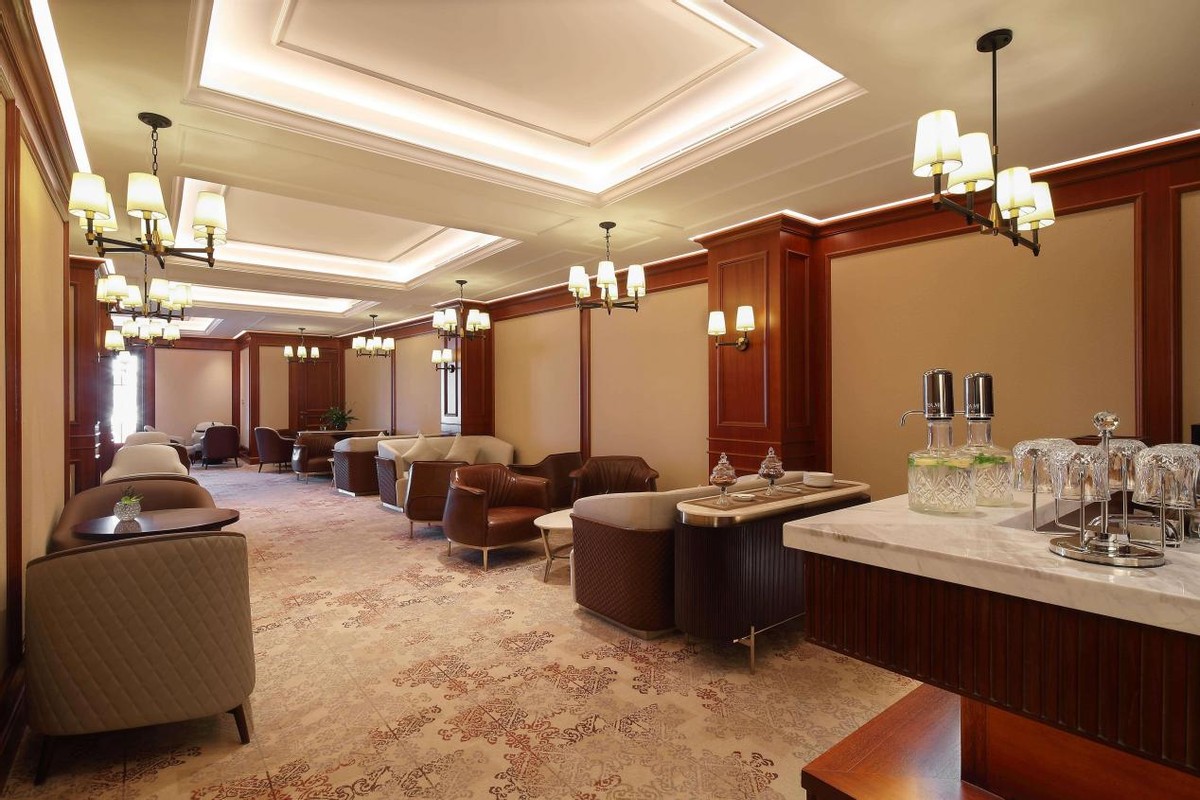 高端大气上档次游泳健身,游泳健身感受大自然的气息和美景