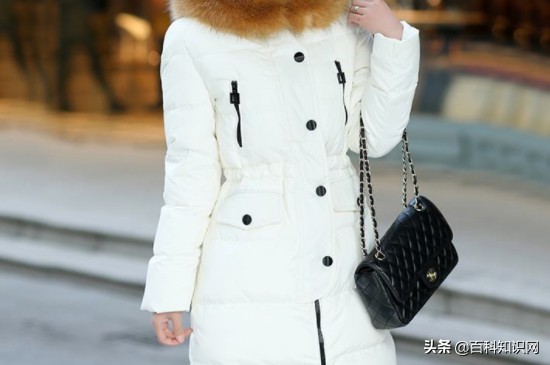 白色羽绒服第二年发黄怎么办,白色羽绒服第二年出现黄渍