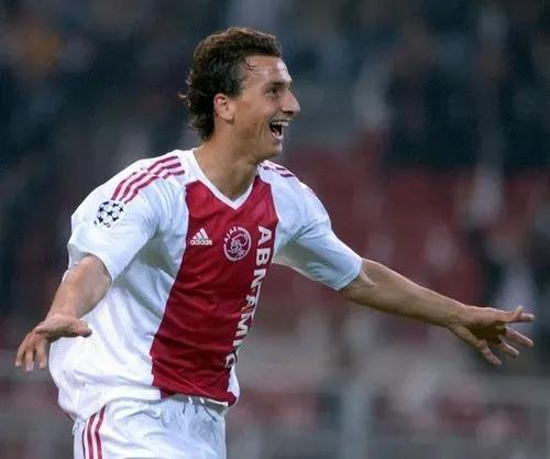 荷甲冠军阿贾克斯欧冠赛场,阿贾克斯获得荷甲冠军