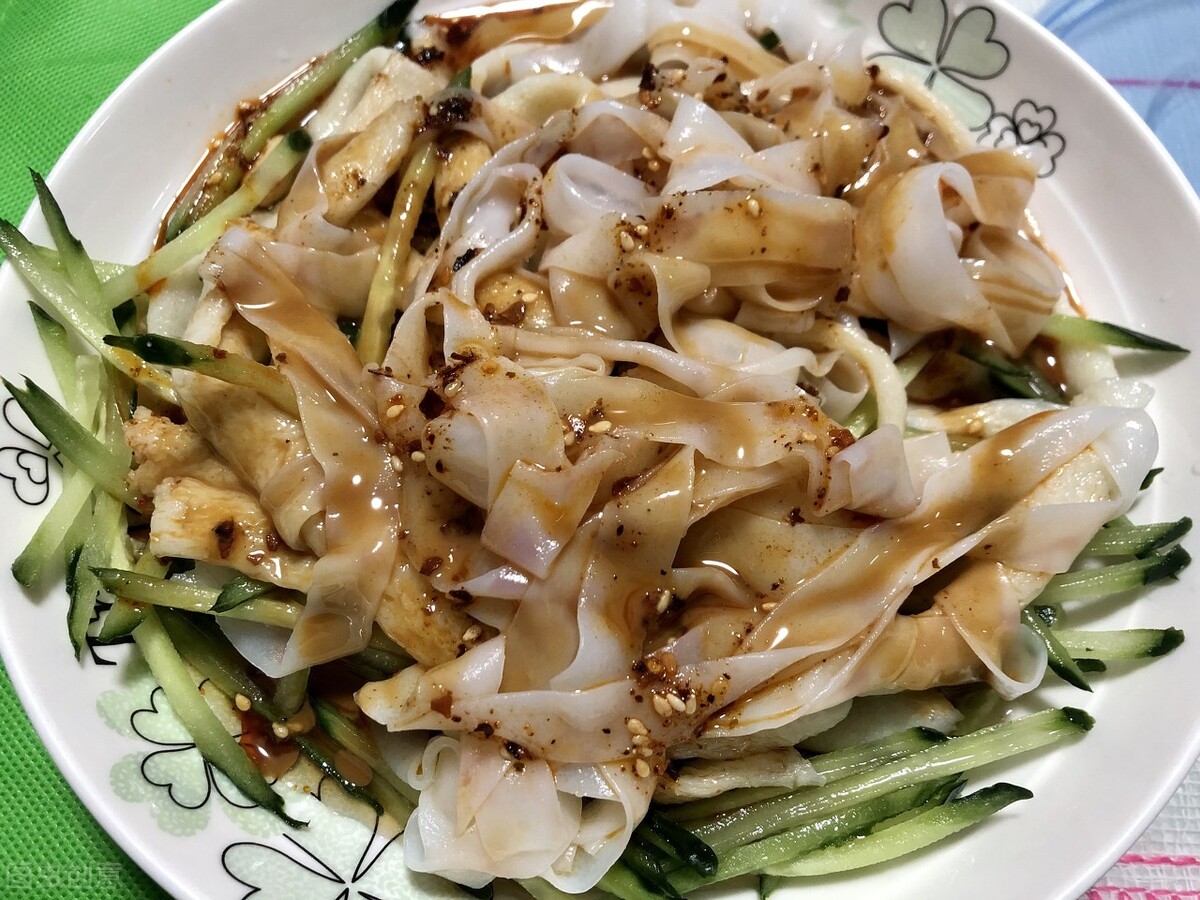 摆摊创业卖凉皮,创业卖凉皮摆摊