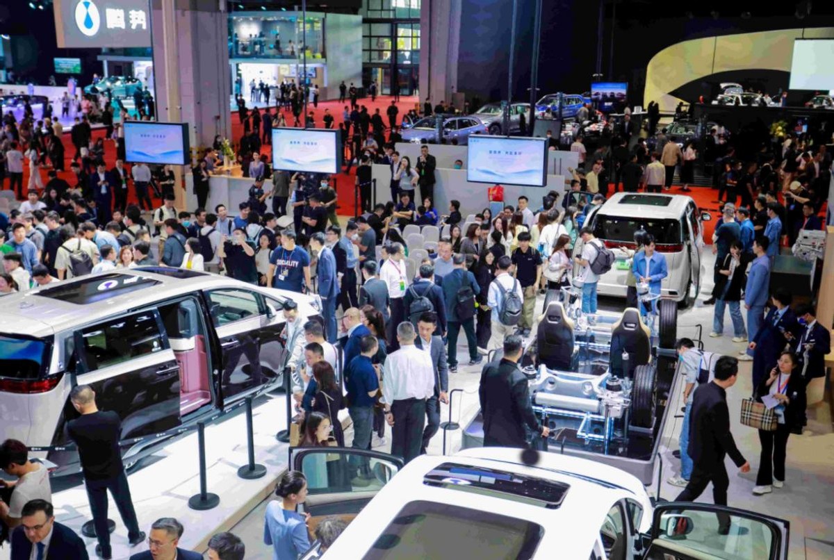 腾势d9新款即将上市,腾势d9四座创世版测评