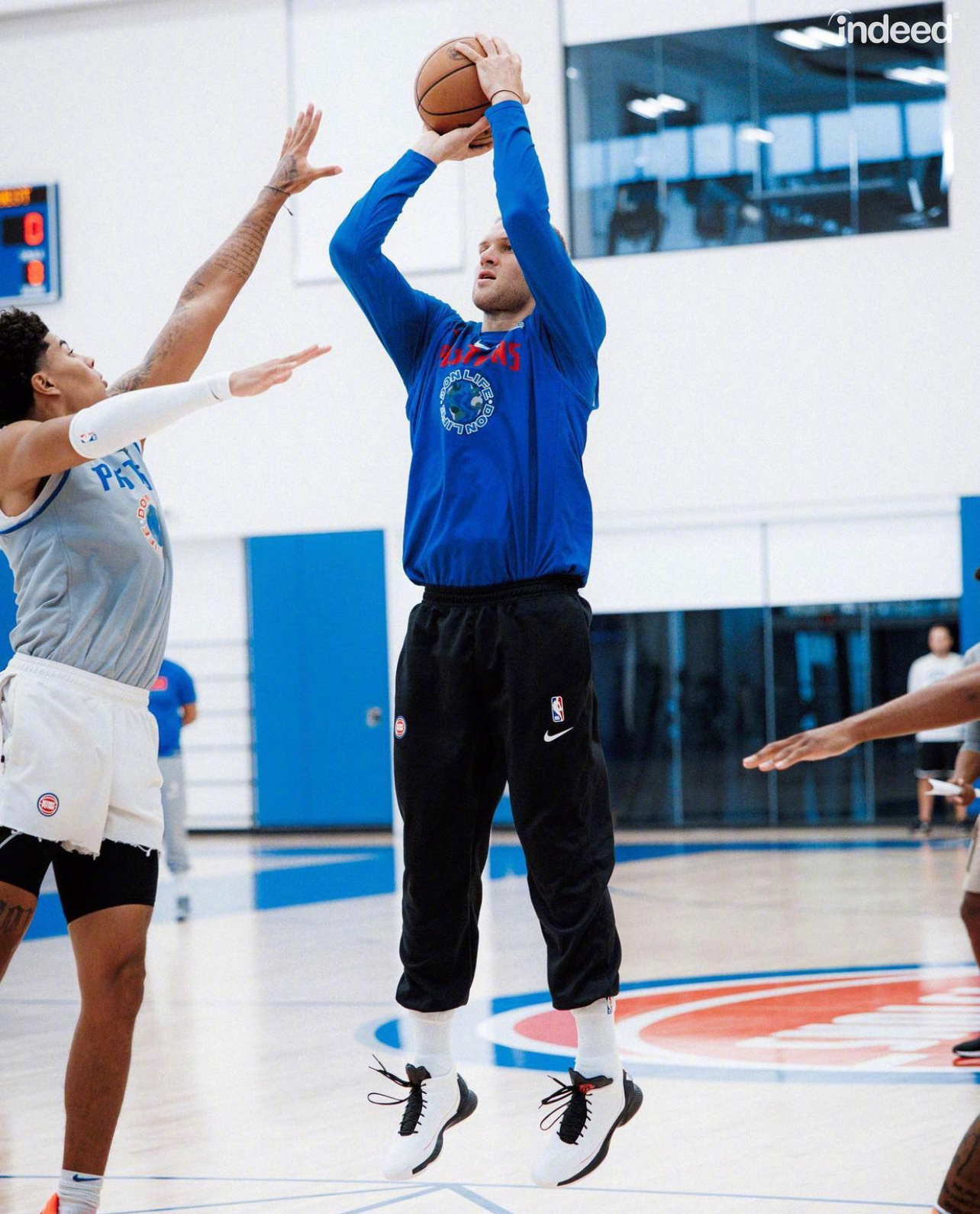 nba威金斯比赛,威金斯比赛穿的什么鞋