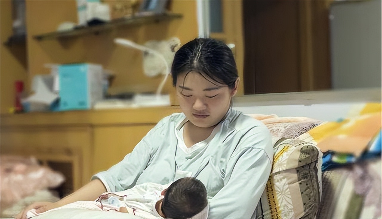 纯母乳宝宝厌奶攒肚是消化不良吗,三个月宝宝猛涨期碰上厌奶期