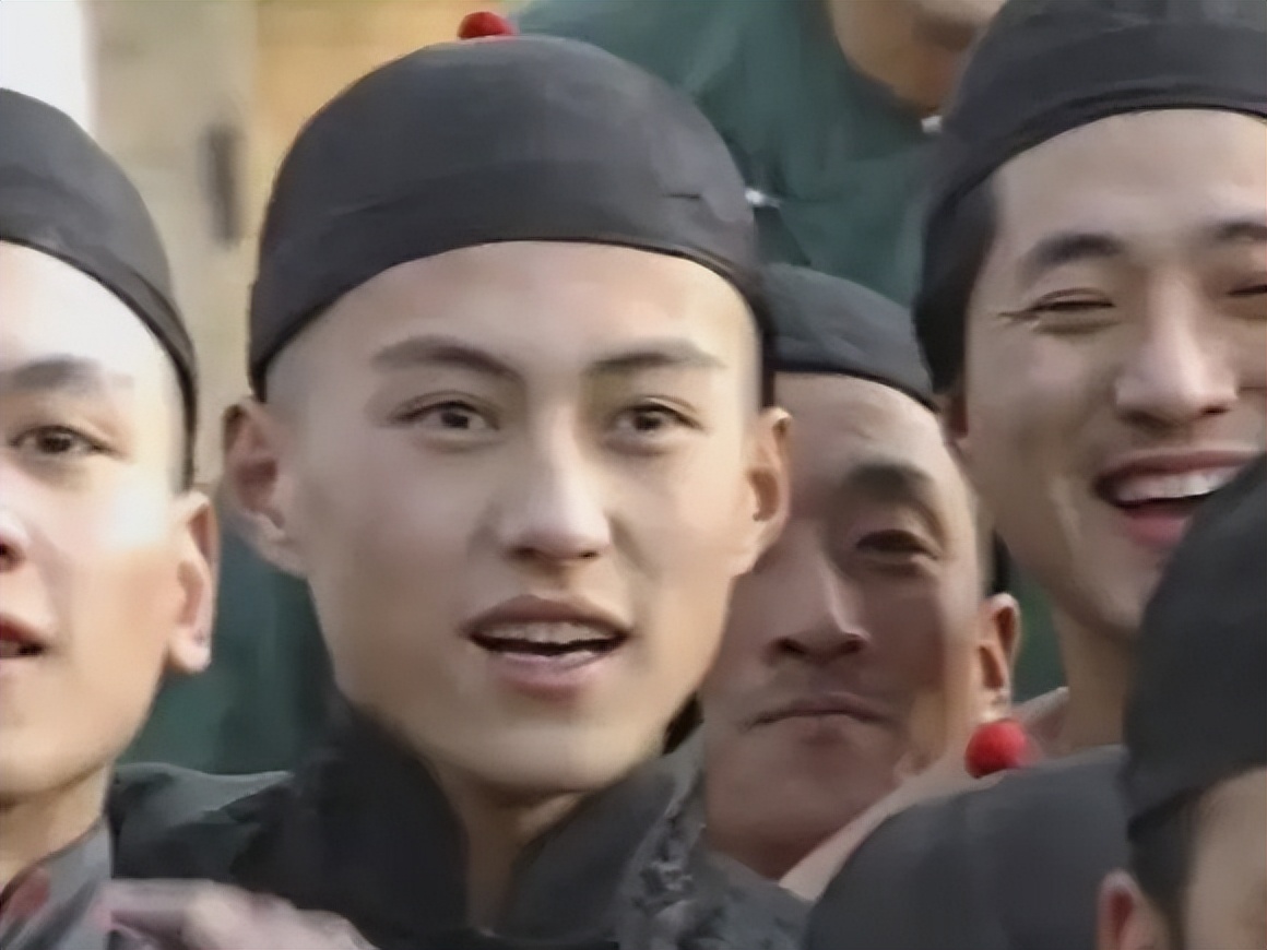 江珊爆料靳东,靳东李佳江珊合影照片