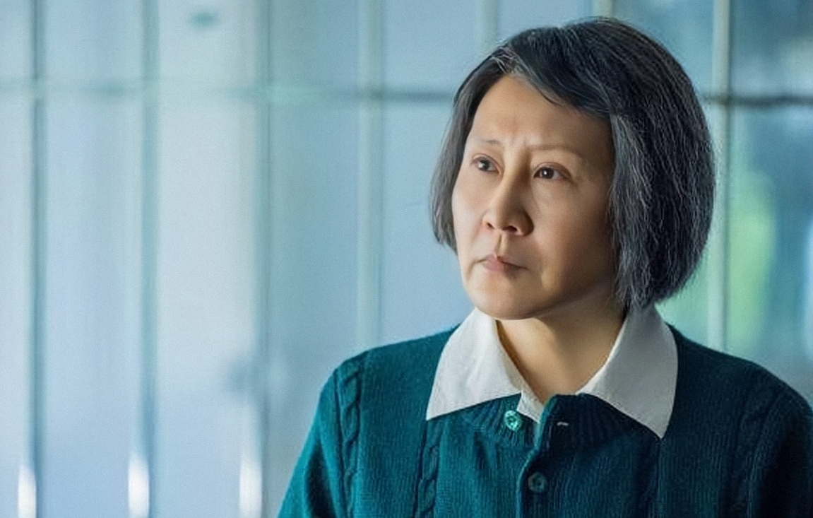 气场不对别硬演“女干部”，2部热播剧5位女演员一比较，差距不小