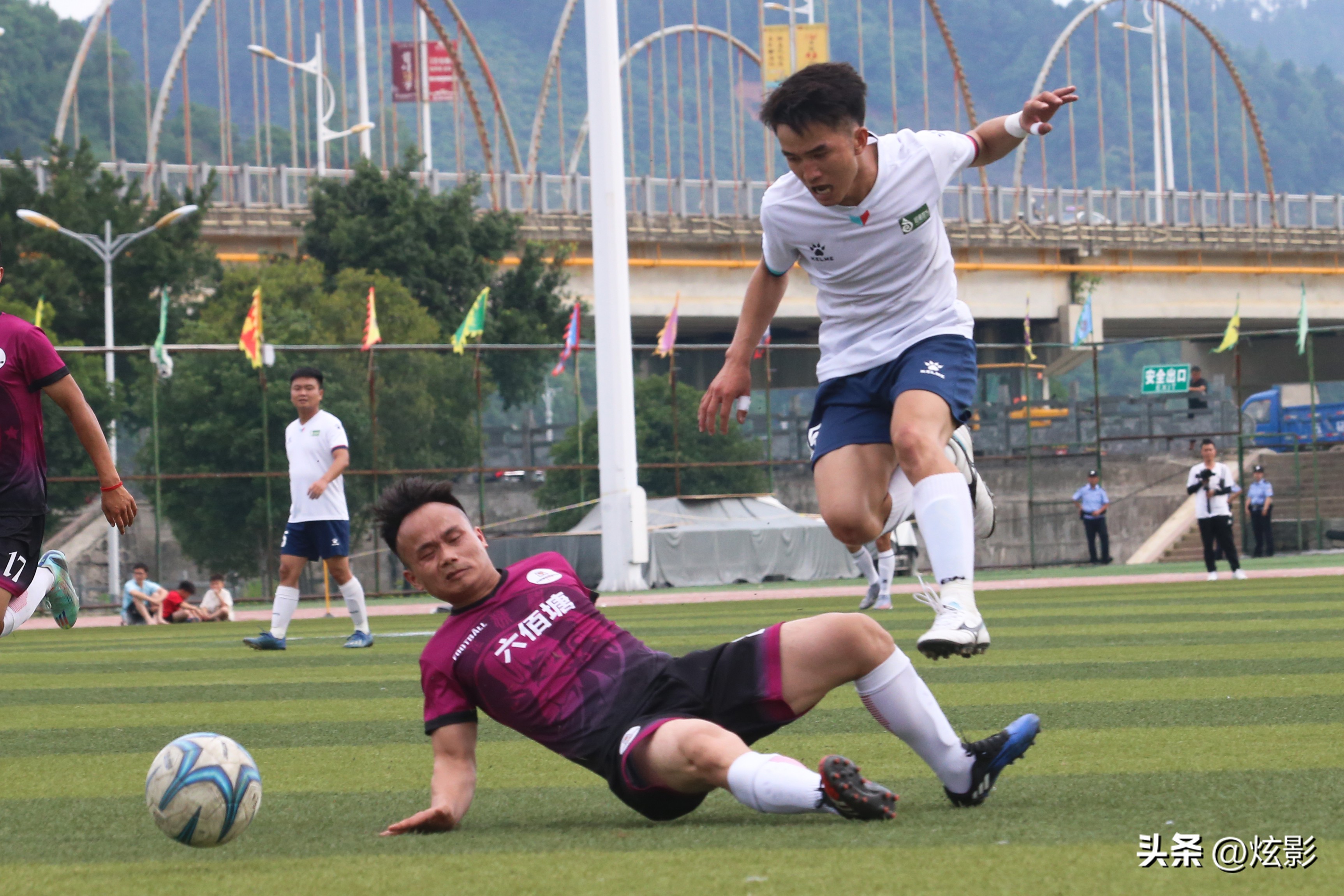 贵州榕江“村超”尽显足球激情