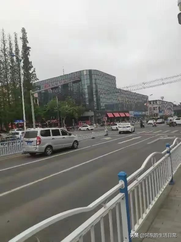 日照天气,日照金山