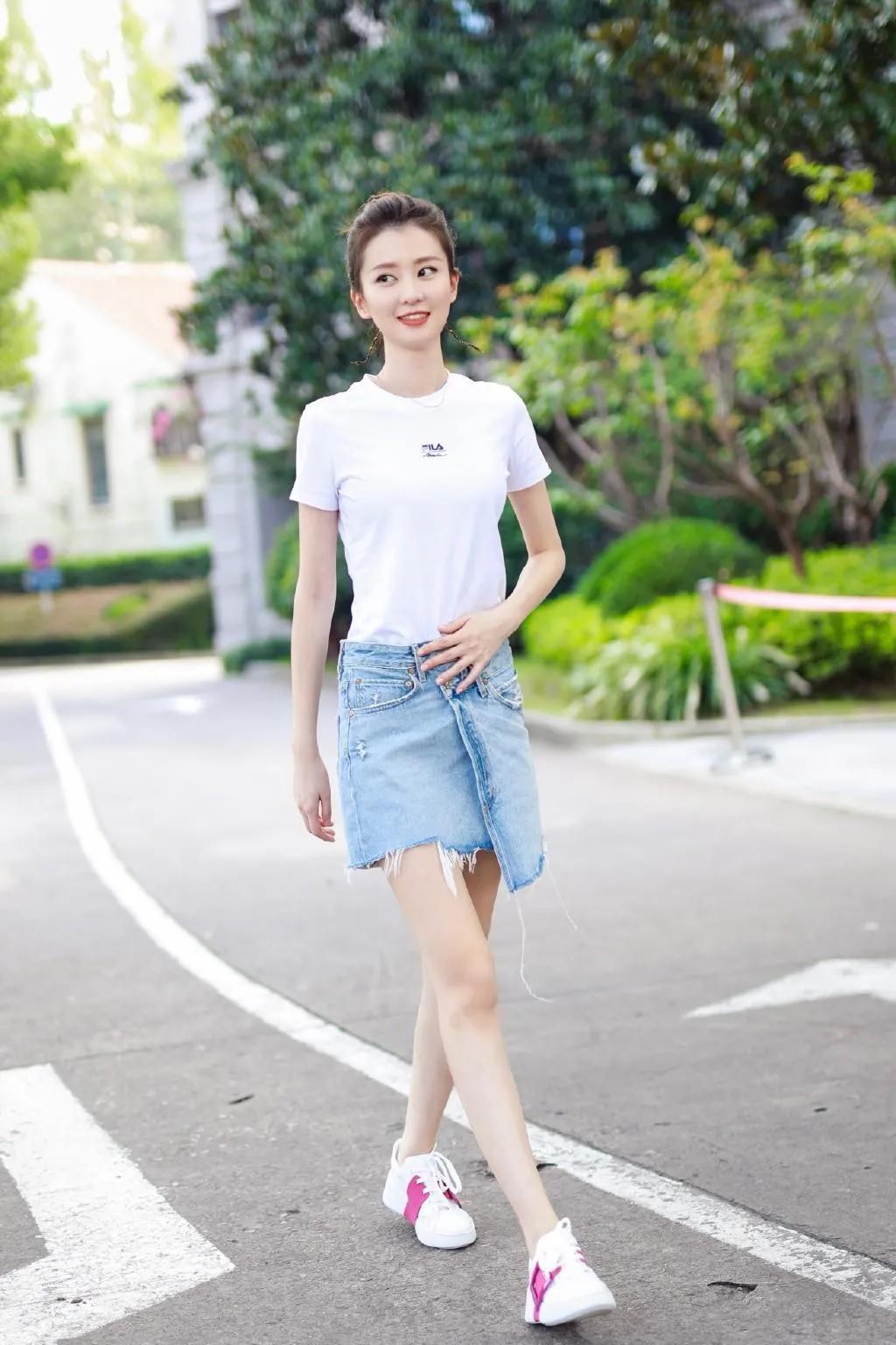 乔欣细腰美图,创想季乔欣长腿合集