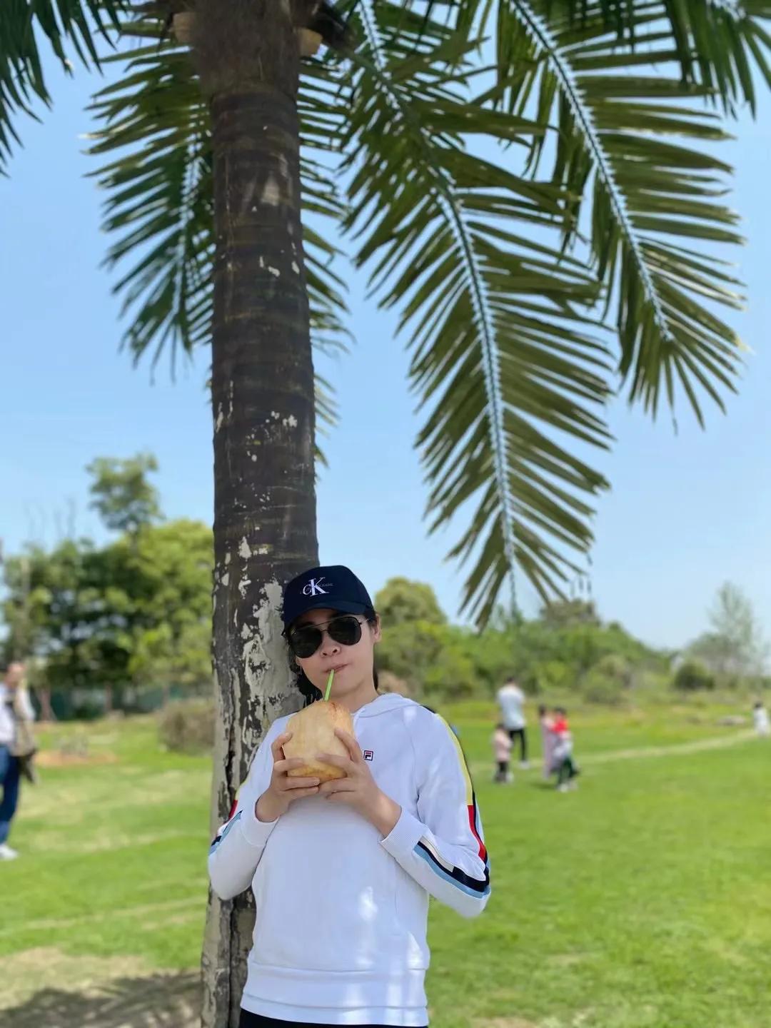 卫衣才是最好的单品,卫衣已过时赫本风