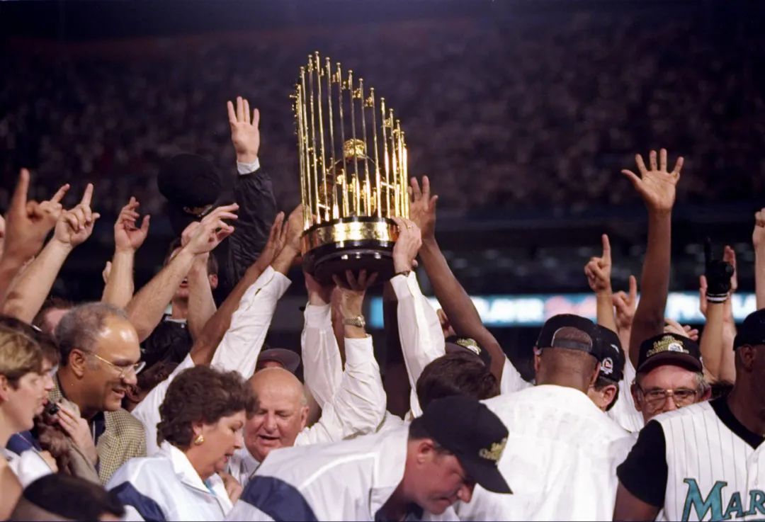 多项科技加持数码潮,马林鱼队球场