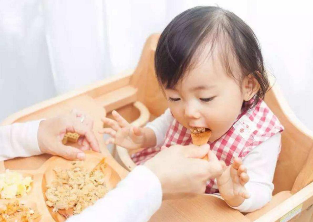 8个月宝宝夜醒频繁不爱吃奶,8个月孩子频繁夜醒是吃不饱吗