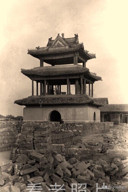 日军兽行：当着男人的面玷污了女儿，临走还残忍割下妻子乳房