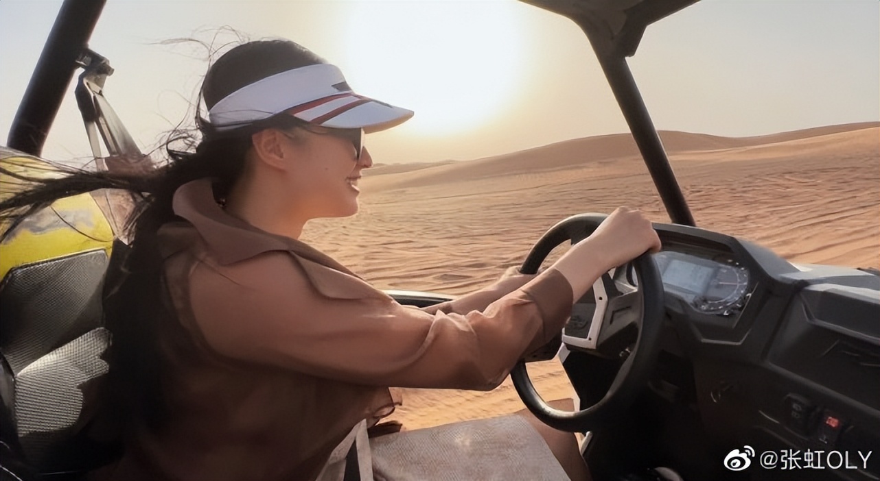 中国冬奥冠军环球旅行：合影总统，享奢华酒店无边泳池，迪拜冲沙