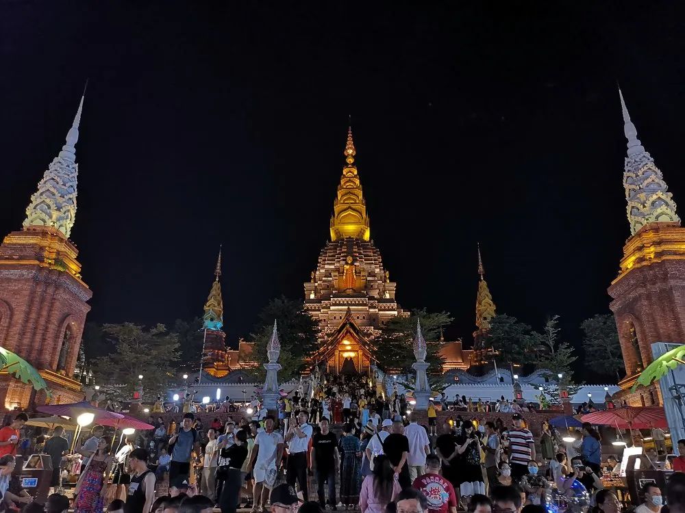 云南西双版纳热带雨林气候,云南的西双版纳冬天依旧色彩绚烂