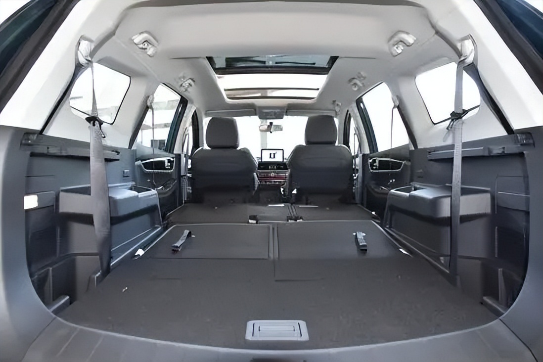 大气实用的国产suv风行t5,东风风行t5盛世款追梦版空间