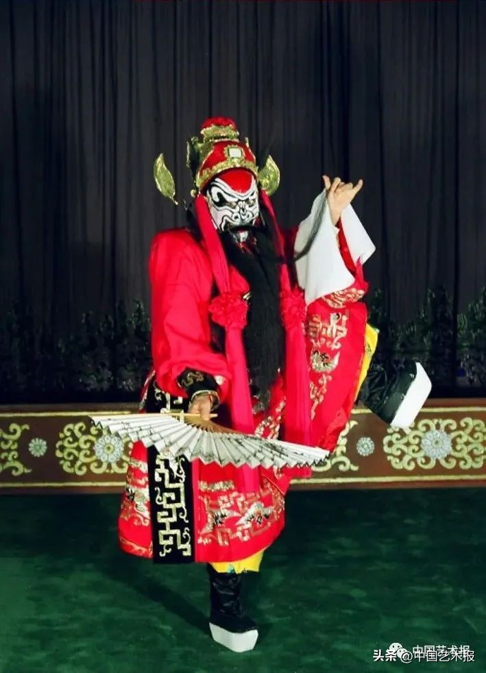 杩欎釜灞曡涓轰粈涔堜細闇囨捈浜哄績,杩欎釜灞曡鎵撶牬鑹烘湳鍜岀敓娲荤殑鐣岄檺