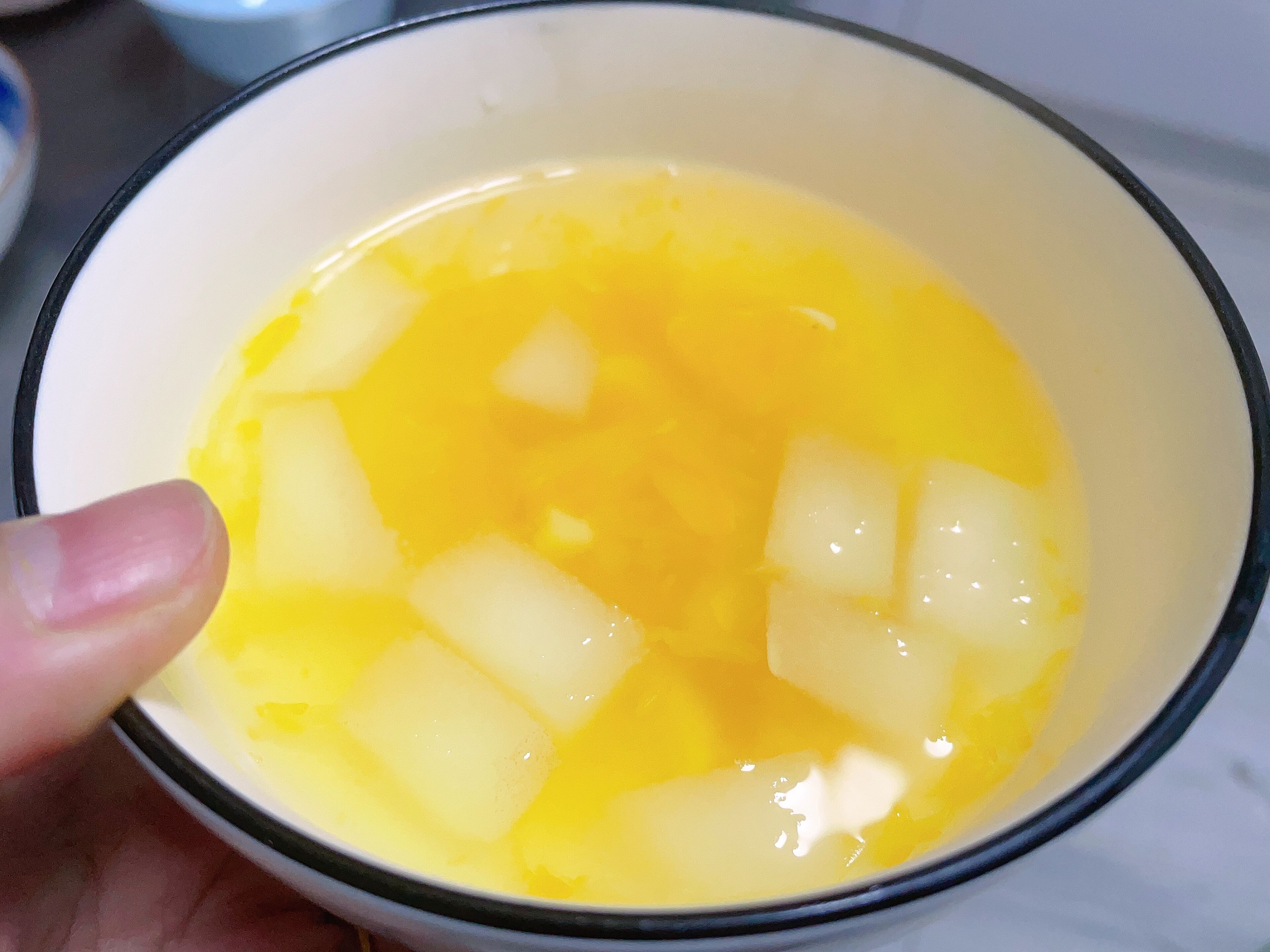 喉咙痛得像吞刀片吃什么药效果好,嗓子疼跟吞刀片一样吃什么好得快