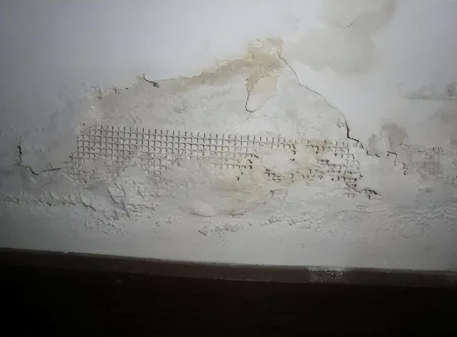 外墙真石漆泛碱怎么办,外墙弹性涂料泛碱怎么回事