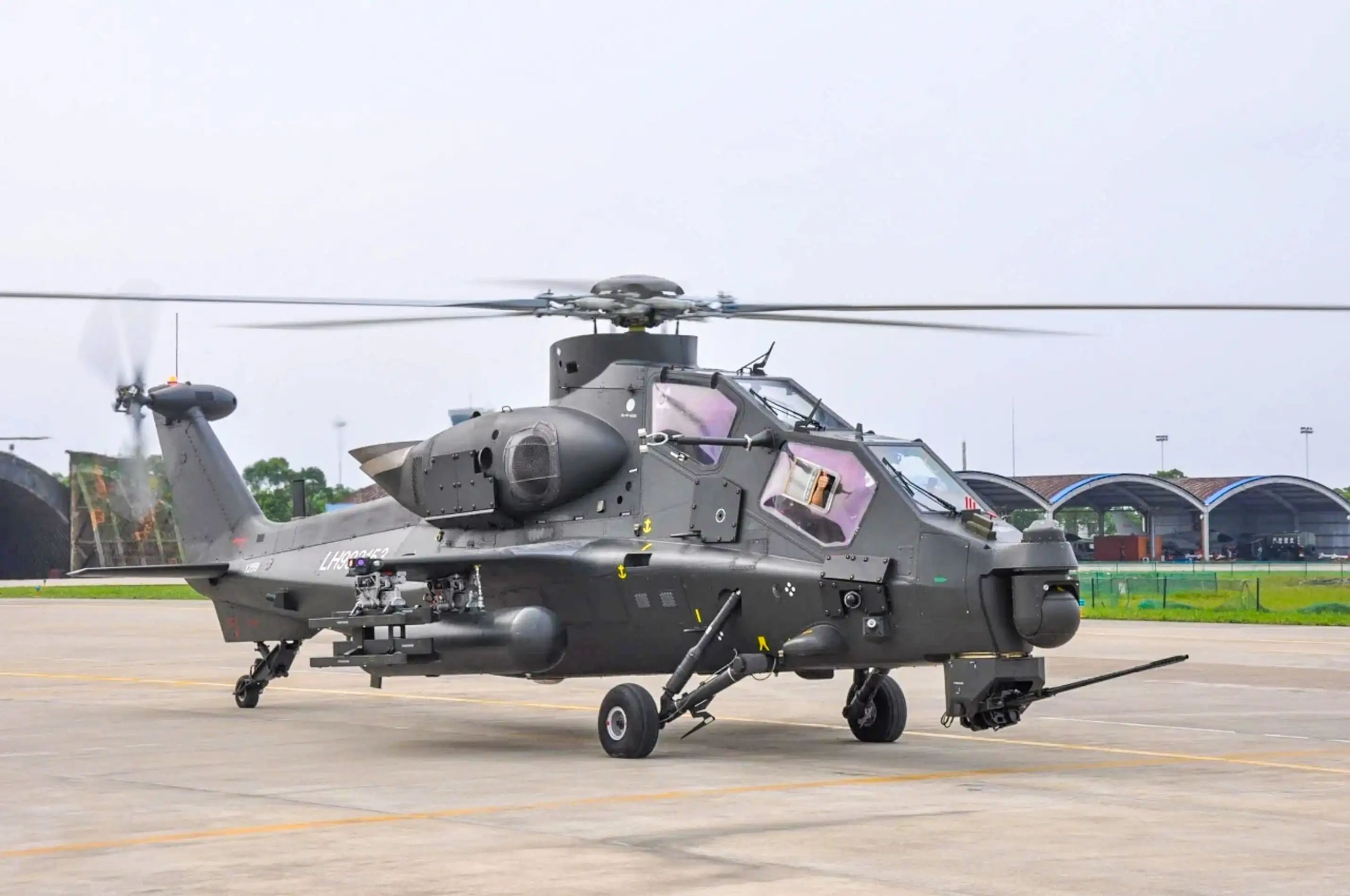 规避18枚来袭导弹，卡52战场生存力不俗，武直10采用相同改进升级