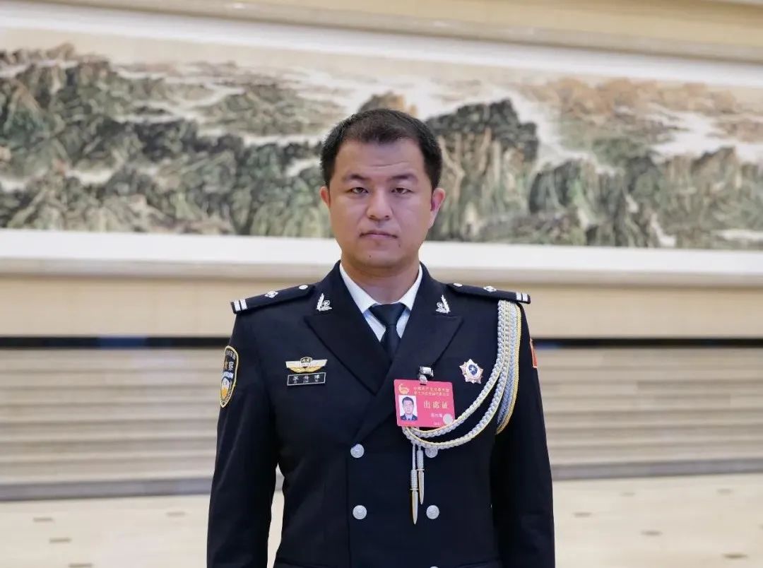 我以行动为誓，共绘绚丽未来！