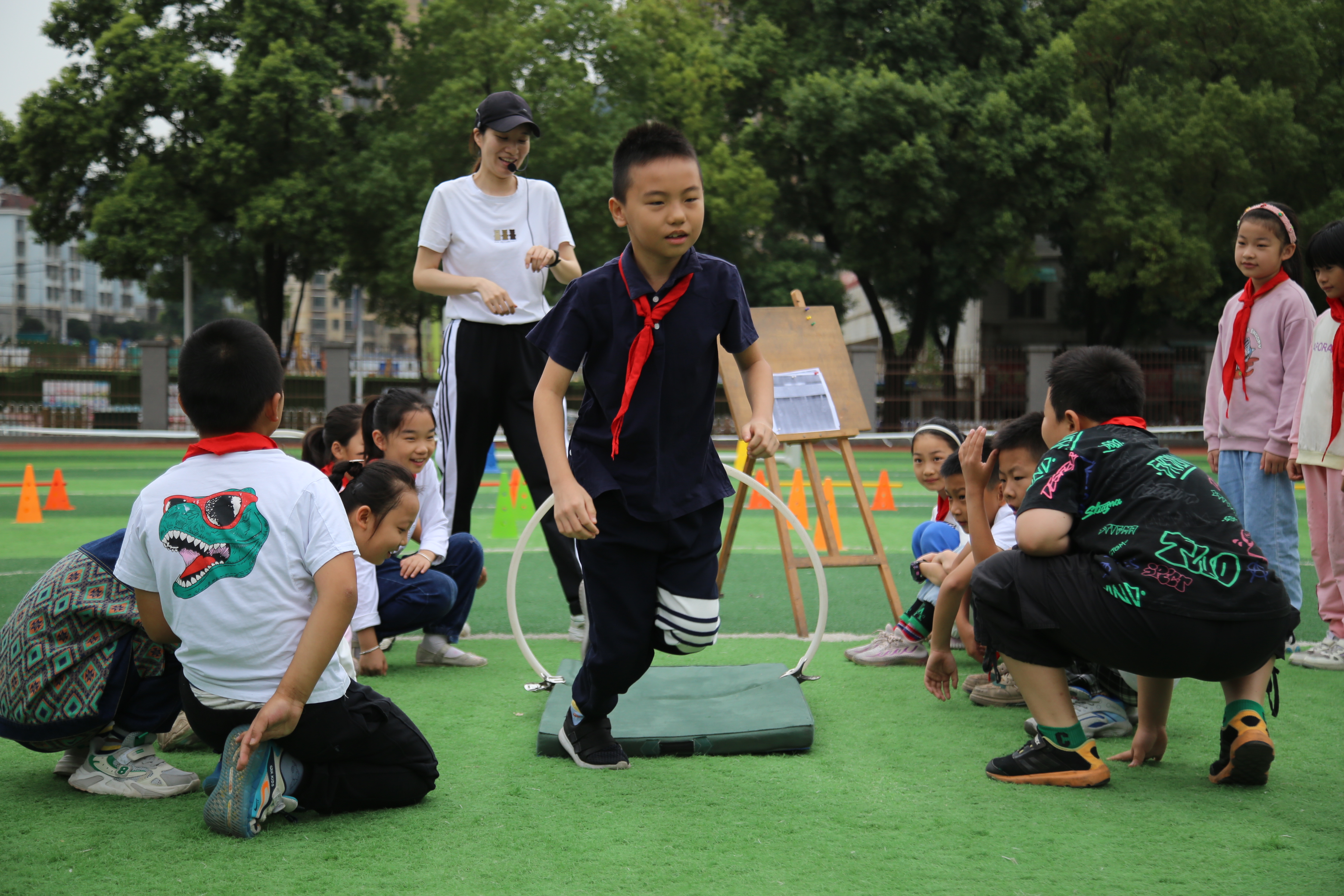 前进小学五育并举,东方红小学6+1实践活动