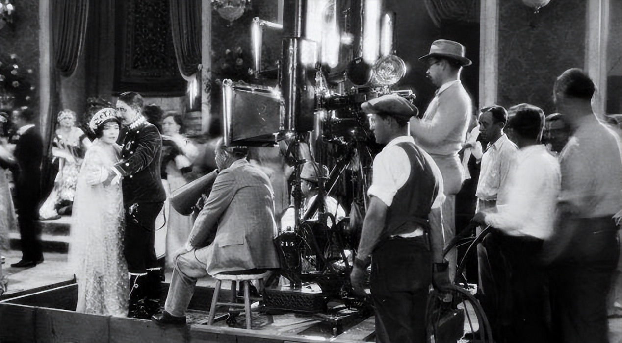 好莱坞兴衰100年,美国好莱坞兴衰