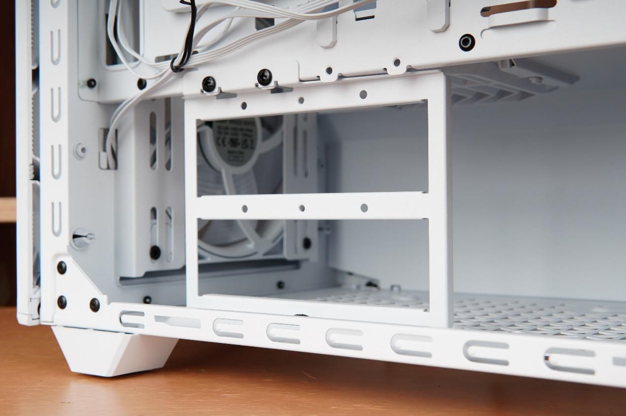 令人惊艳的散热效能，德商德静界ShadowBase800FX机箱